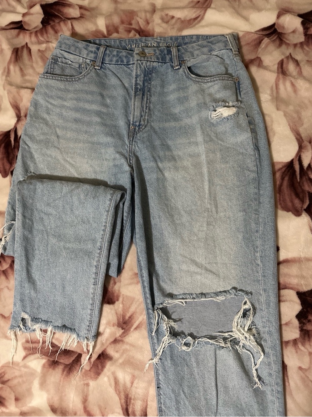 American Eagle Outfitters Light Blue Distressed Women's Jeans